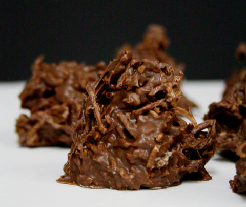 Coconut flakes covered in milk chocolate - Net Wet 1 lb.