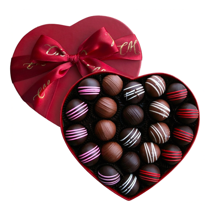 Trufas variadas en caja con forma de corazón
